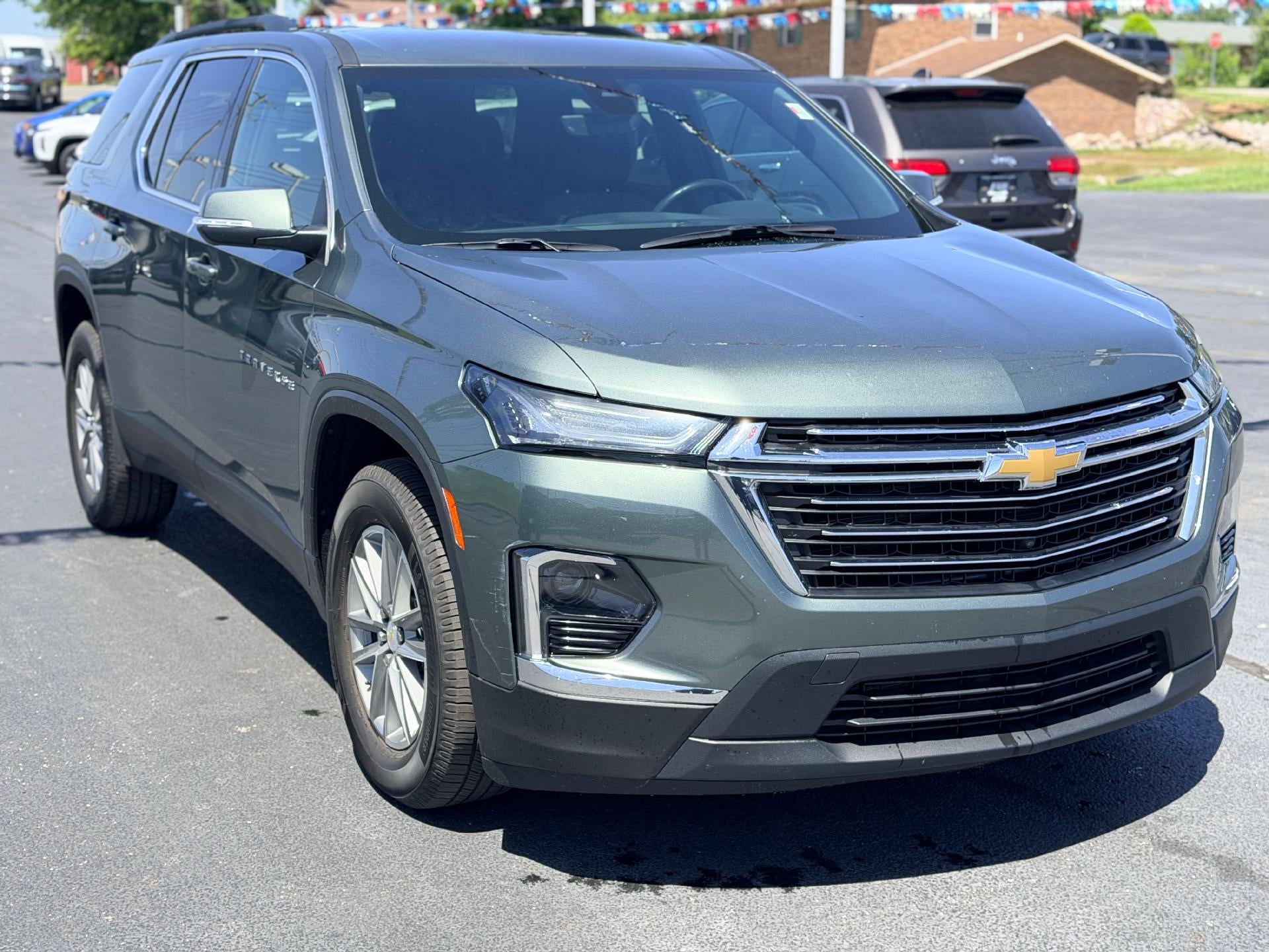 2022 Chevrolet Traverse LT Cloth