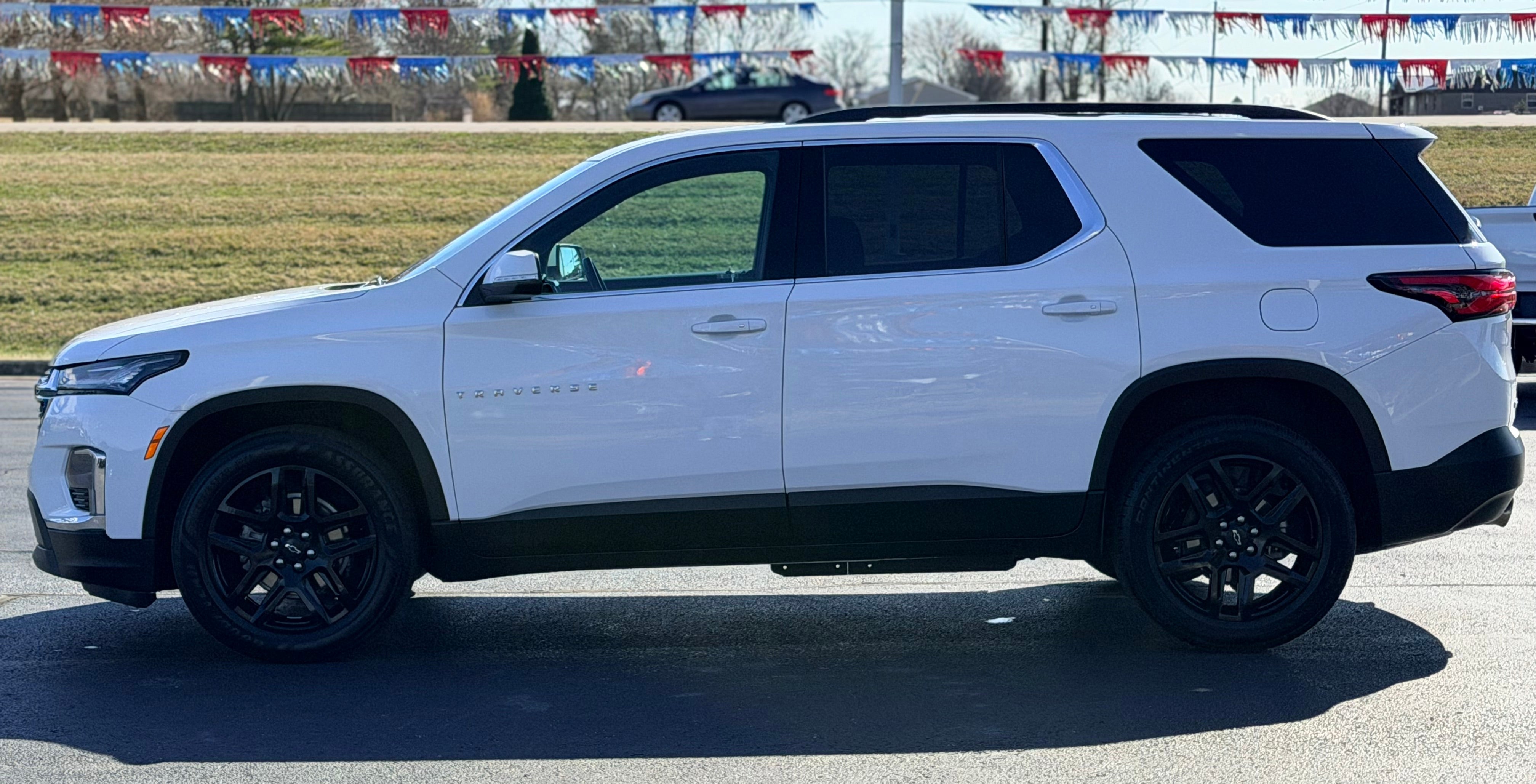 2023 Chevrolet Traverse LT Cloth