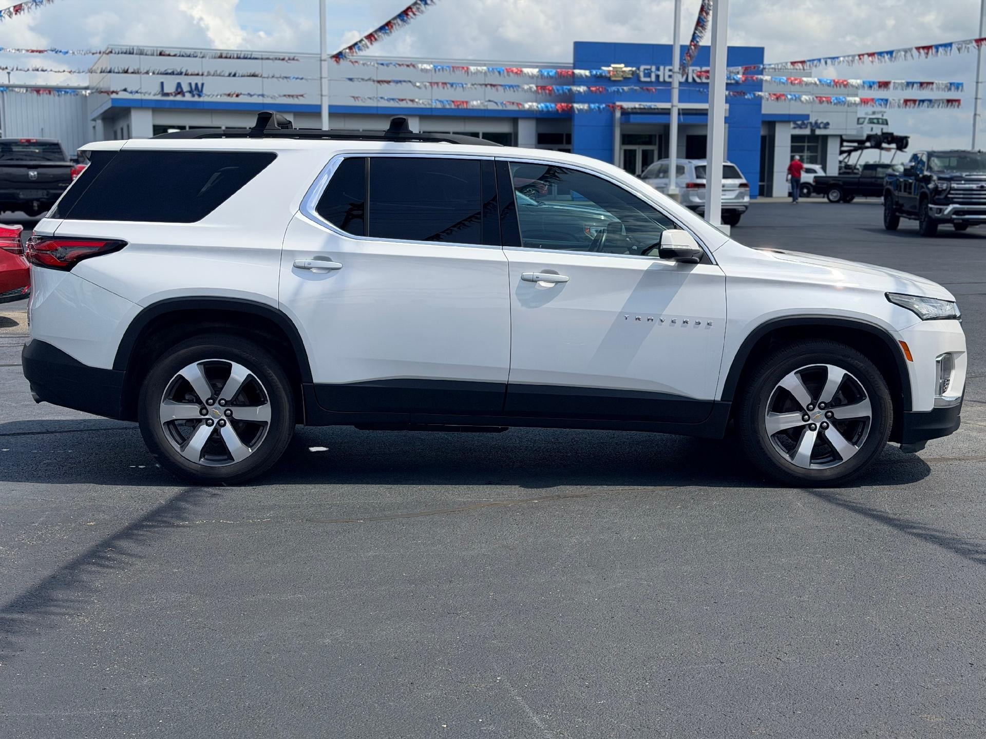 2023 Chevrolet Traverse LT Leather