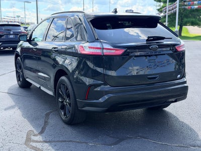 2022 Ford Edge SE