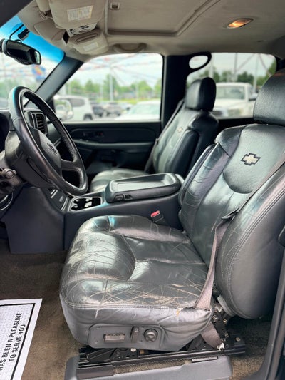 2002 Chevrolet Avalanche Base