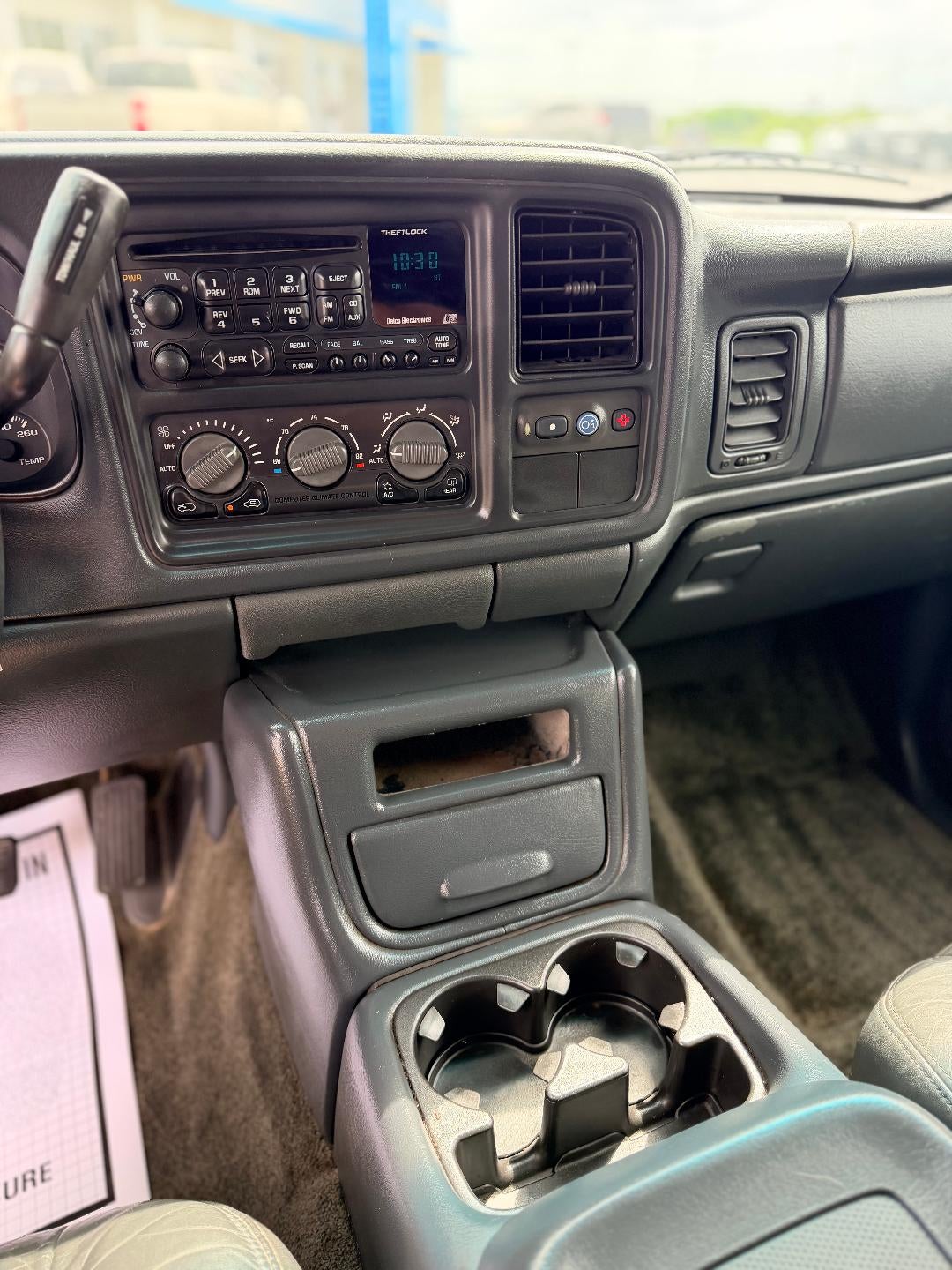 2002 Chevrolet Avalanche Base