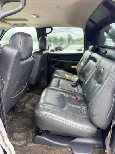 2002 Chevrolet Avalanche Base