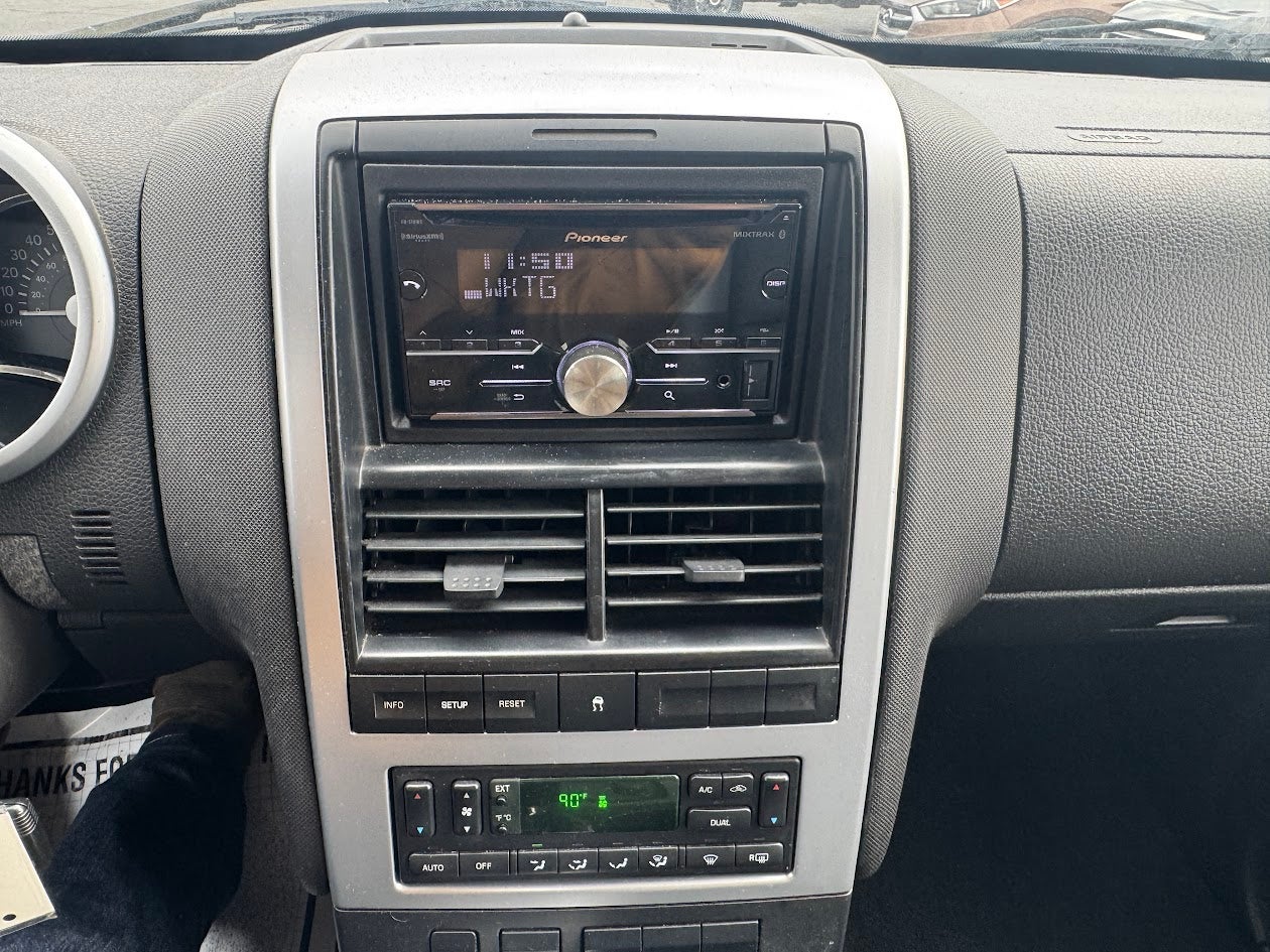 2006 Mercury Mountaineer Luxury