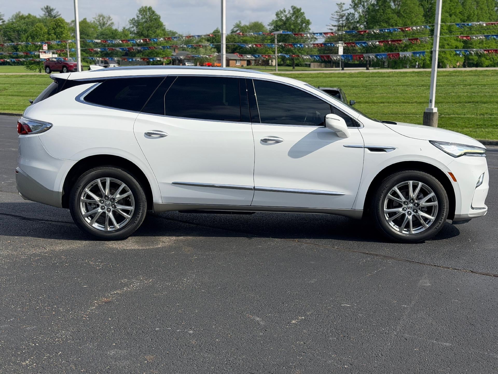 2023 Buick Enclave Essence