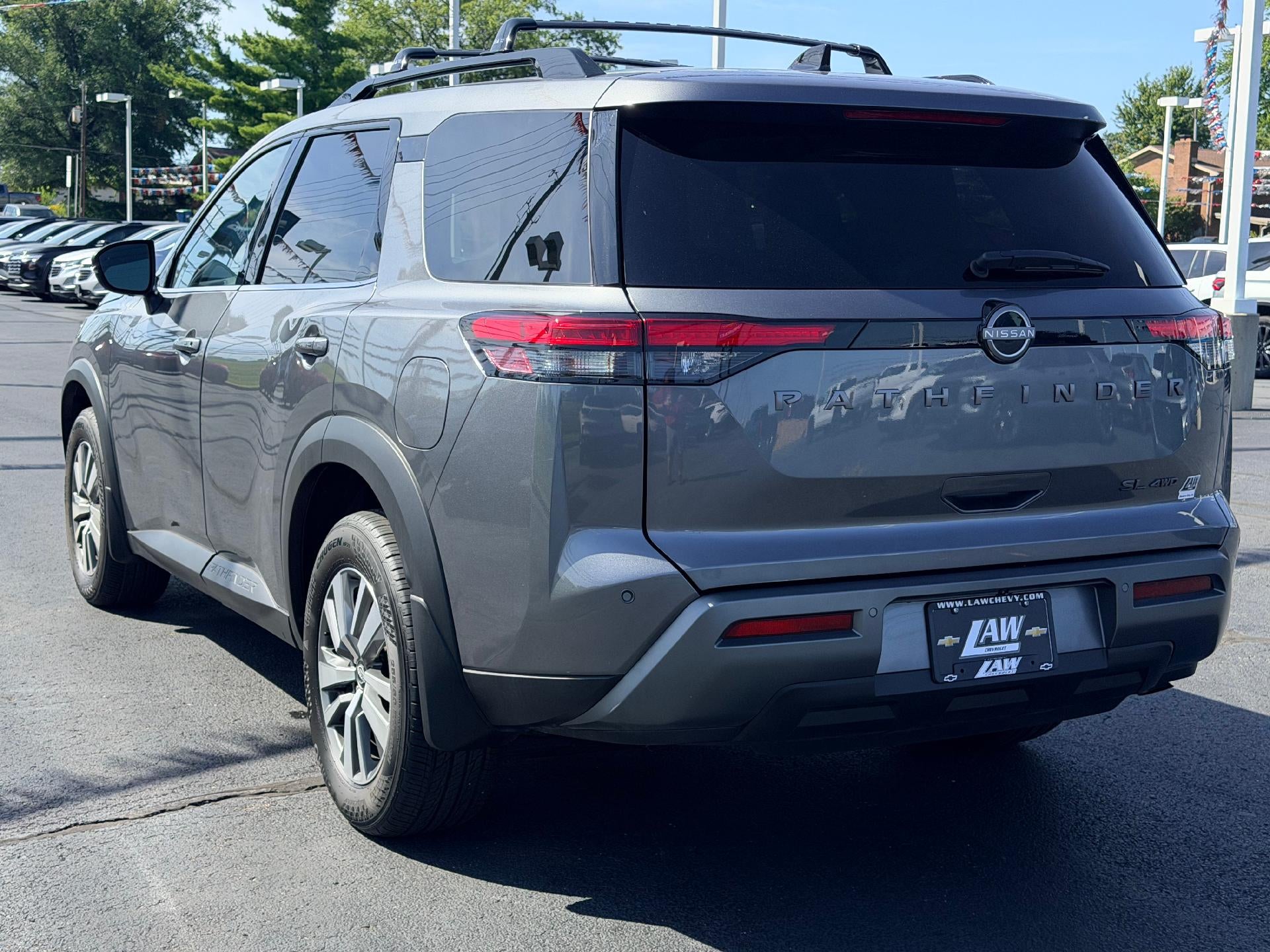 2026 Nissan Pathfinder SL