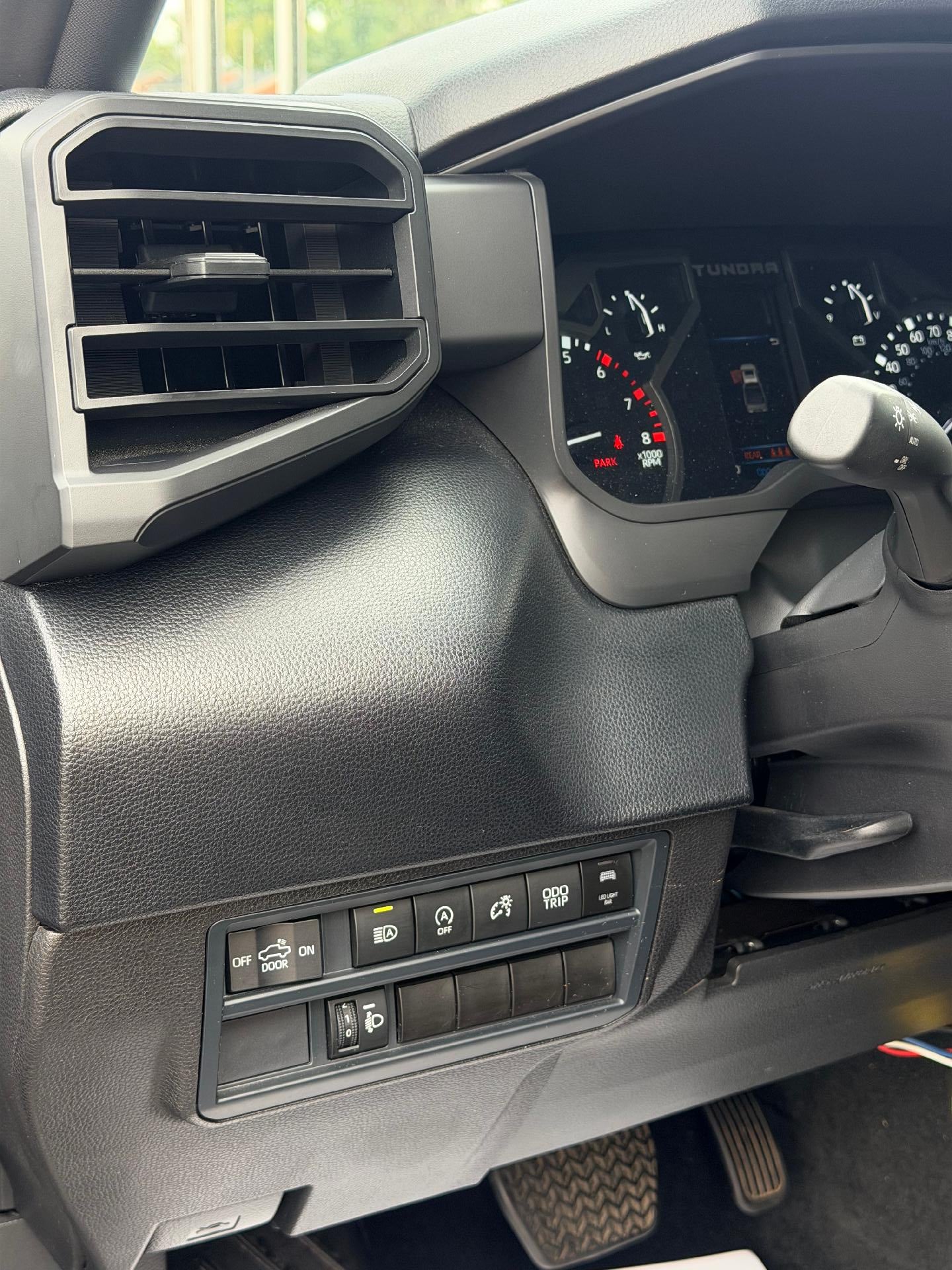 2025 Toyota Tundra 4WD SR