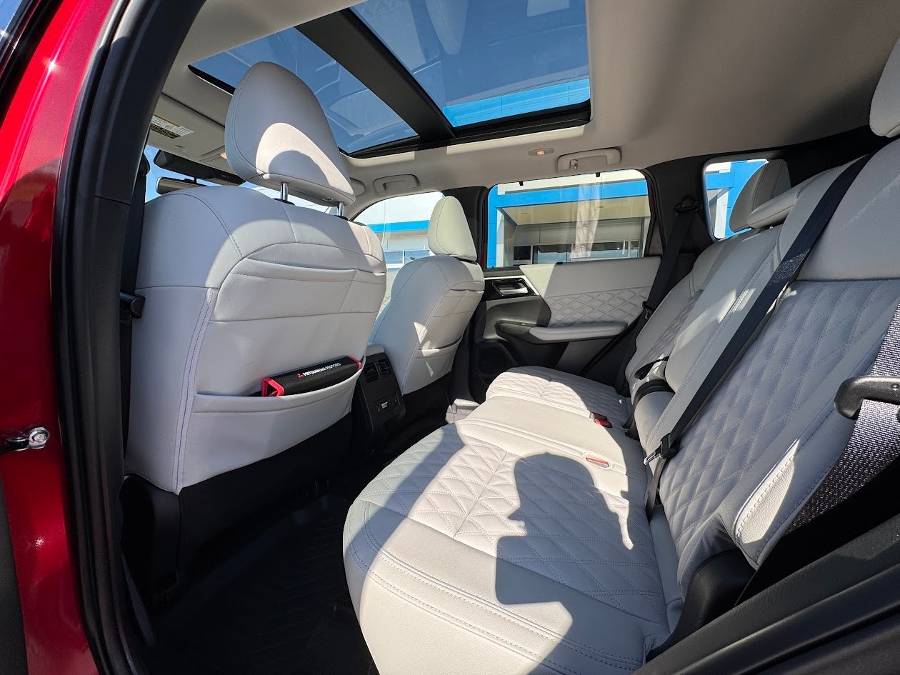 2025 Mitsubishi Outlander Plug-In Hybrid SEL