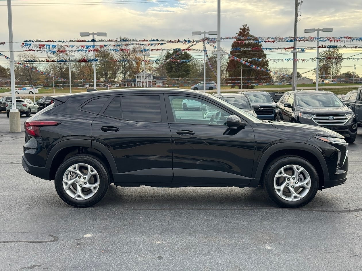 2025 Chevrolet Trax LS