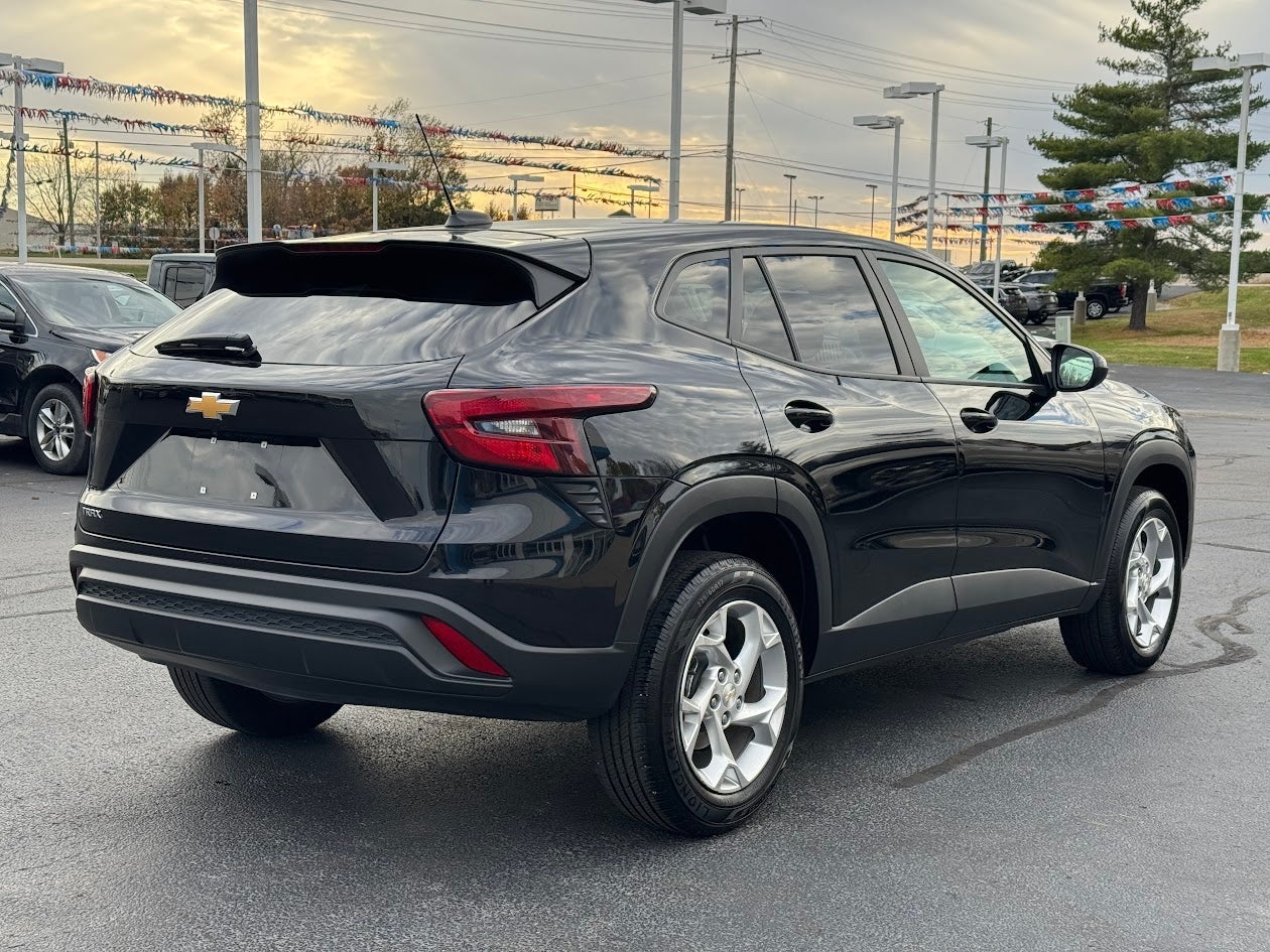 2025 Chevrolet Trax LS