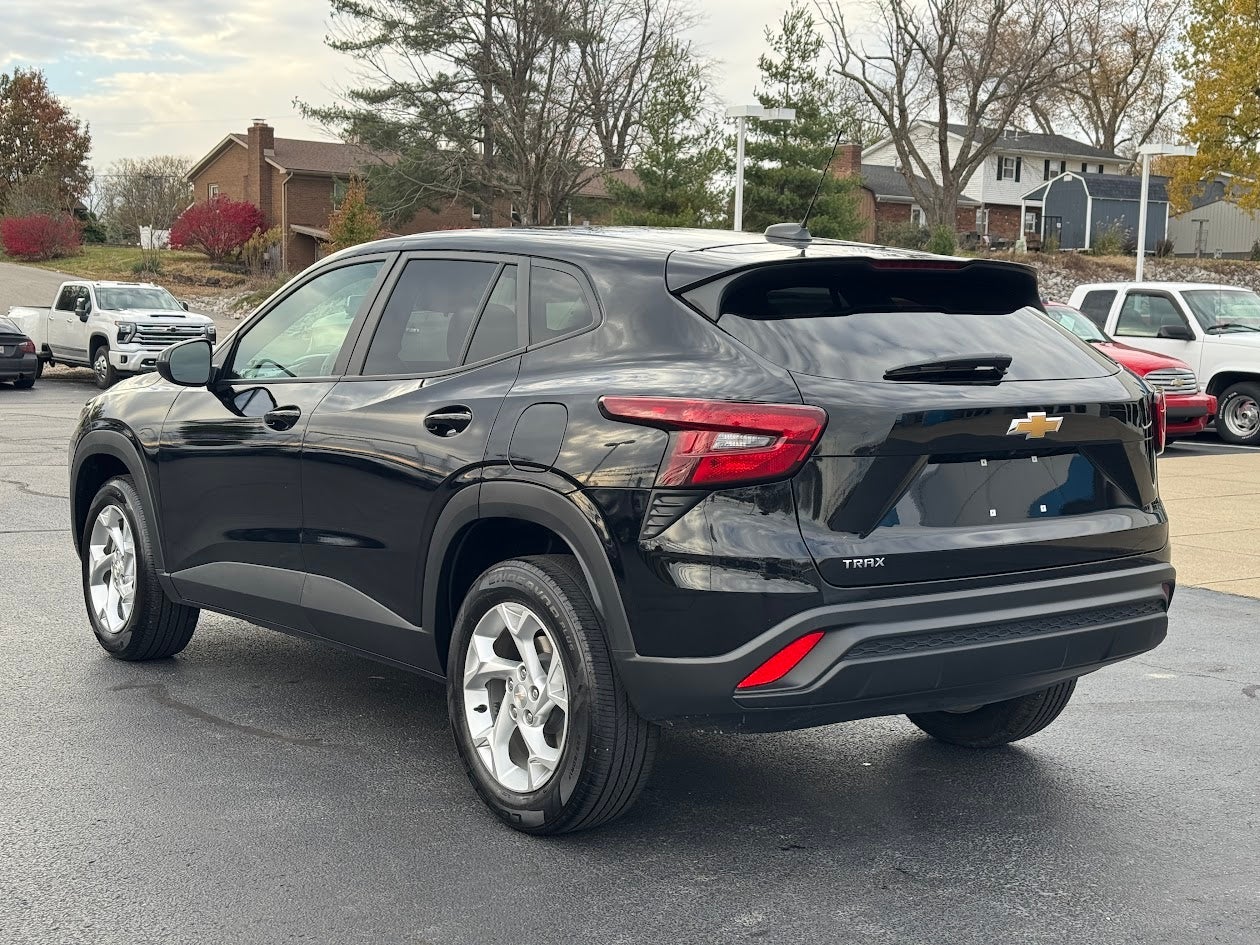 2025 Chevrolet Trax LS